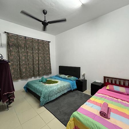 D'Zara Homestay Sepang Exterior foto